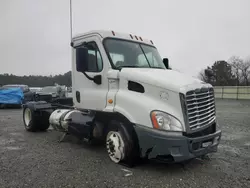 Salvage trucks for sale at Shreveport, LA auction: 2018 Freightliner Cascadia 113