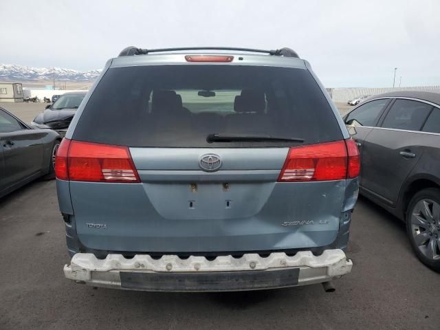 2004 Toyota Sienna CE