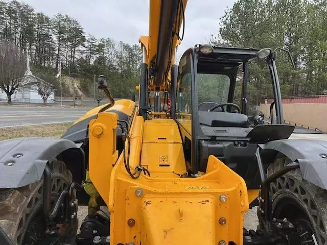 2022 JCB 510-56