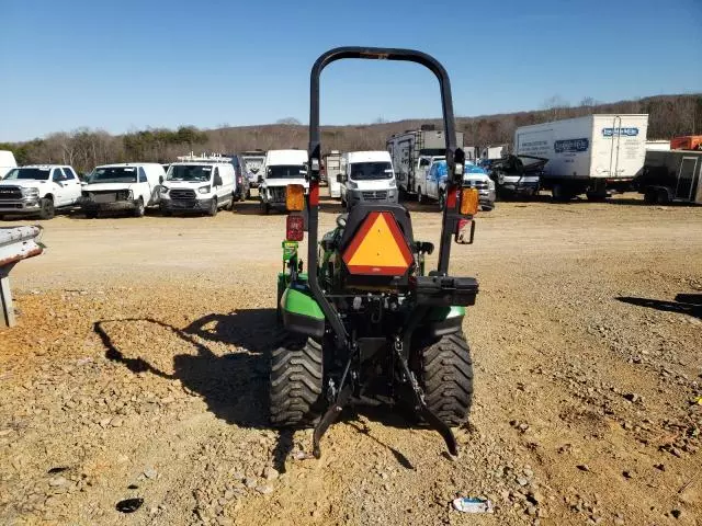 2019 John Deere 1025R Tractor