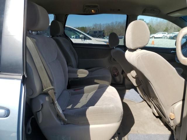 2004 Toyota Sienna XLE