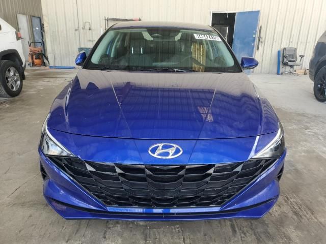 2022 Hyundai Elantra SE