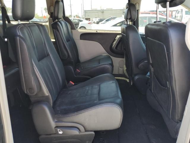 2014 Chrysler Town & Country Touring L