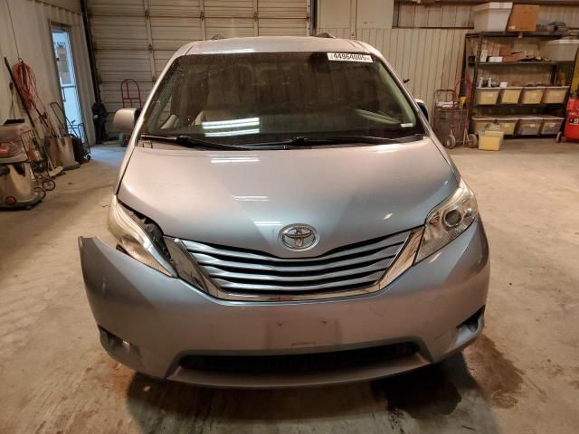 2016 Toyota Sienna LE