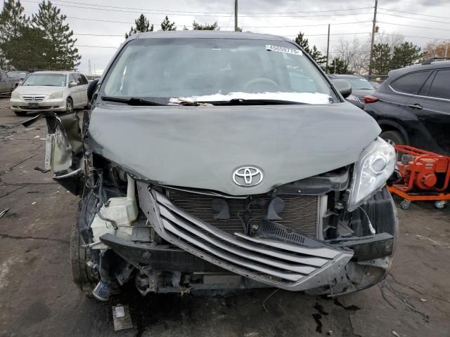 2014 Toyota Sienna XLE