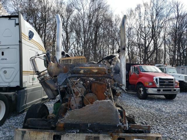 2007 Freightliner FLD132 Semi Truck