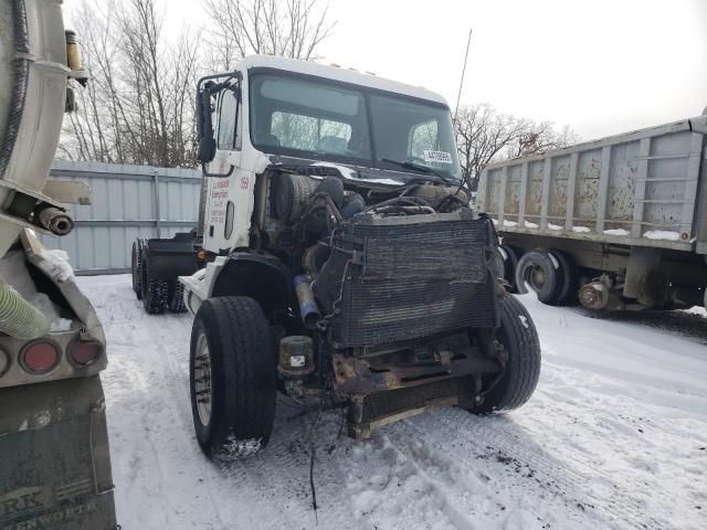 2007 Freightliner Conventional Columbia