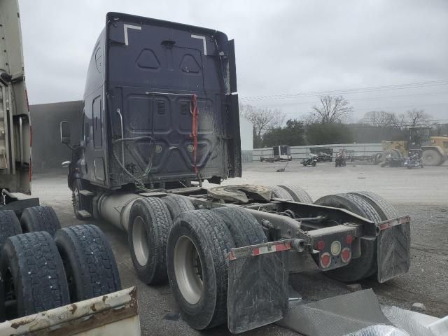 2015 Freightliner Cascadia 113