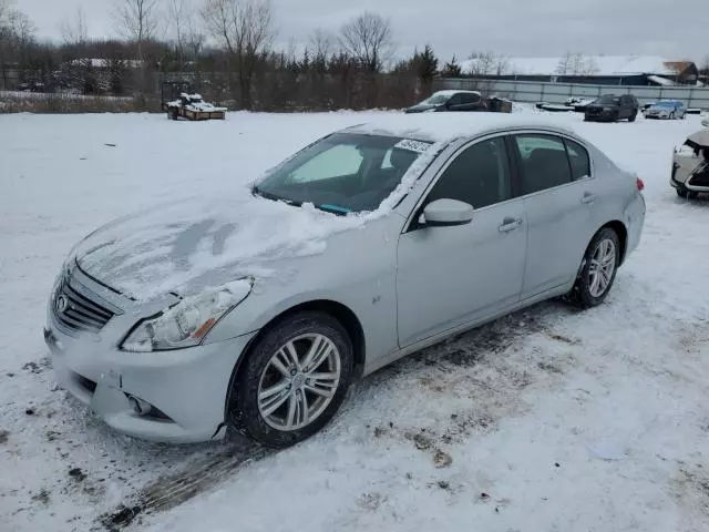 2015 Infiniti Q40