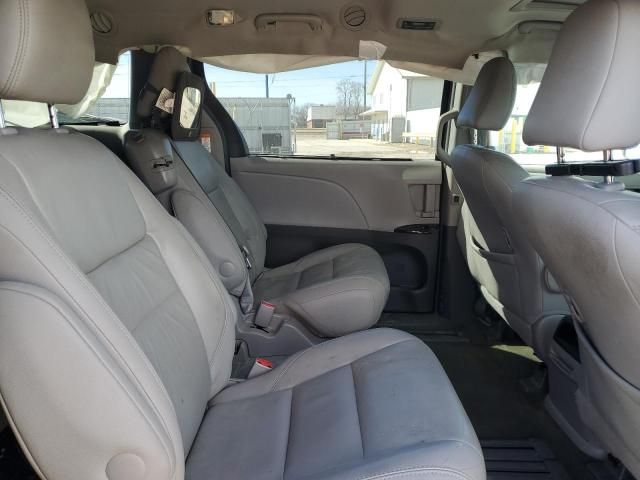 2016 Toyota Sienna XLE