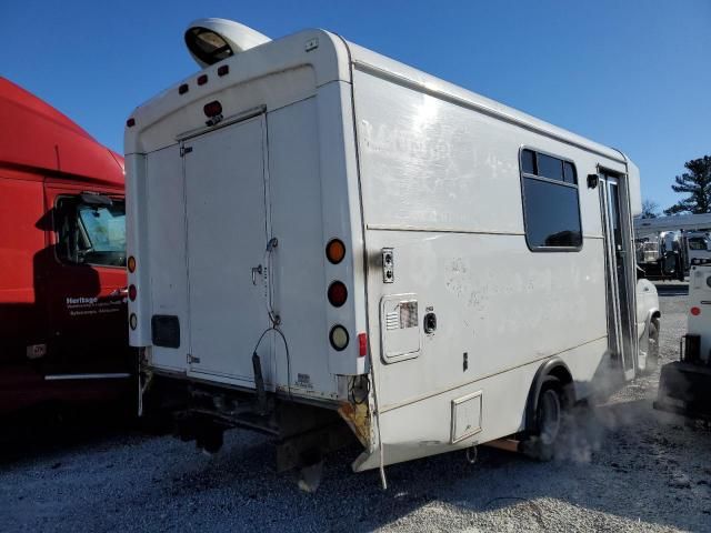 2008 Ford Econoline E450 Super Duty Cutaway Van