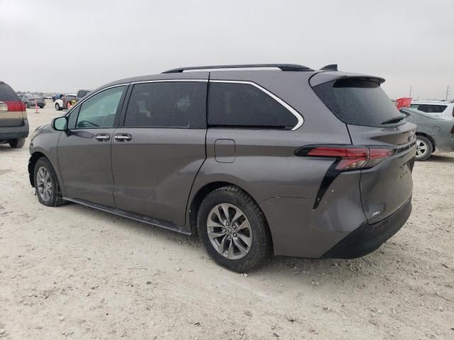 2022 Toyota Sienna XLE