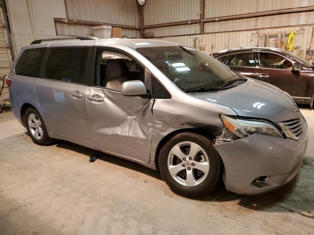 2016 Toyota Sienna LE