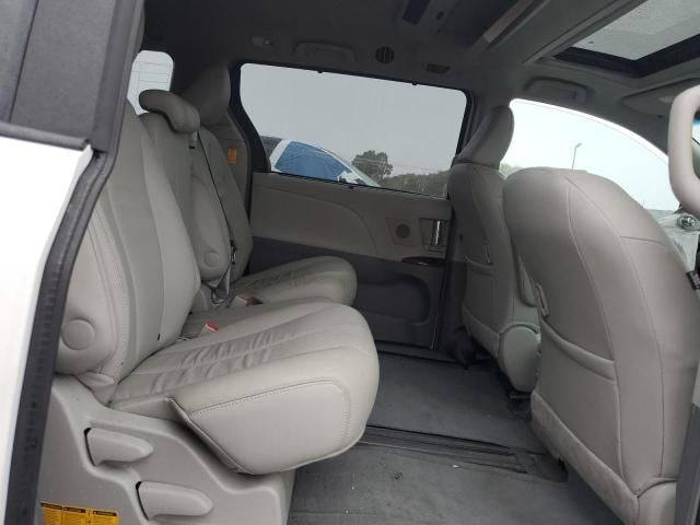 2013 Toyota Sienna XLE