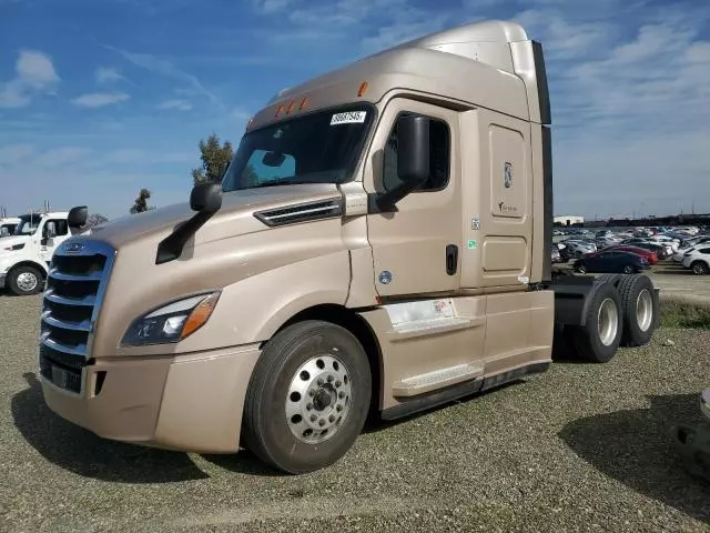 2019 Freightliner Cascadia 126