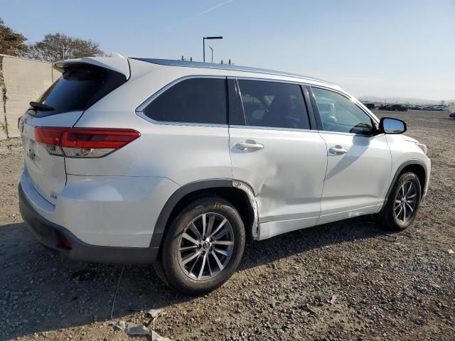 2017 Toyota Highlander SE