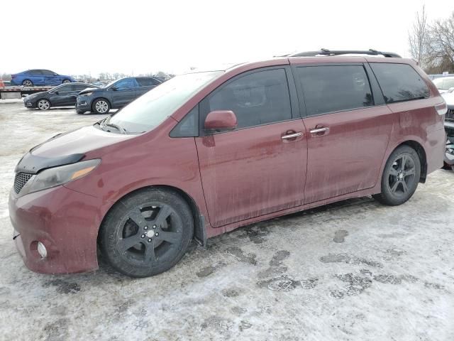 2015 Toyota Sienna Sport