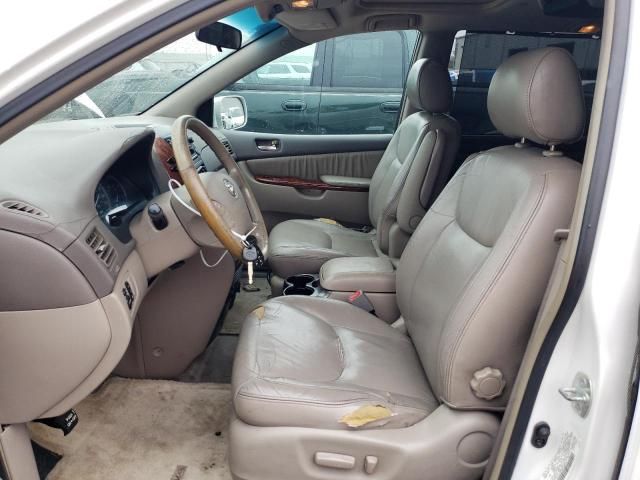 2004 Toyota Sienna XLE