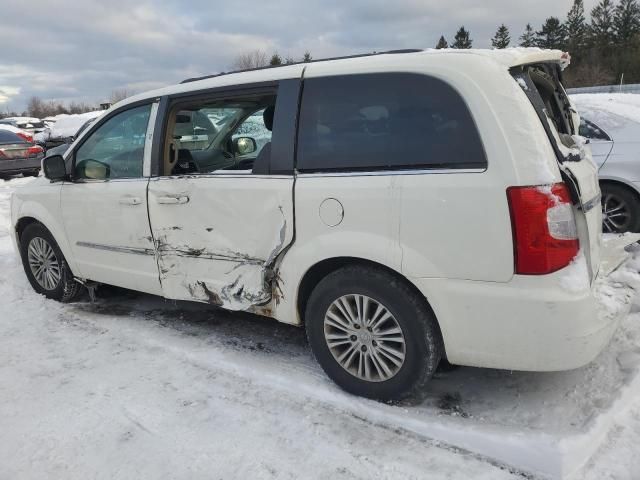 2013 Chrysler Town & Country Touring L