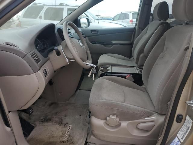 2004 Toyota Sienna CE