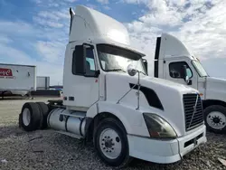 Salvage trucks for sale at Louisville, KY auction: 2007 Volvo VN VNL