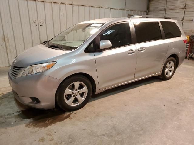 2016 Toyota Sienna LE