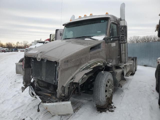 2024 Kenworth Construction T880