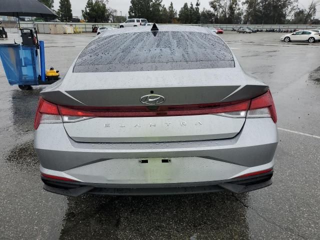 2021 Hyundai Elantra SE