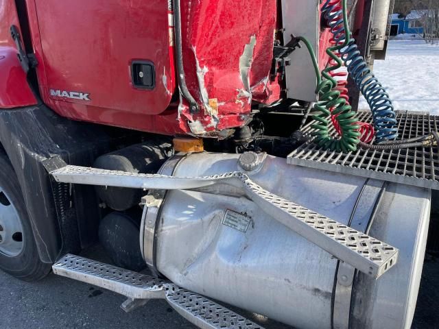 2007 Mack 600 CXP600