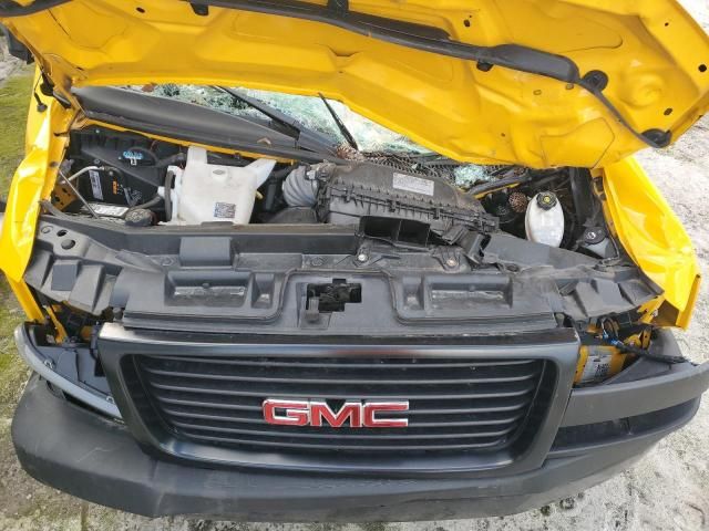 2022 GMC Savana Cutaway G3500