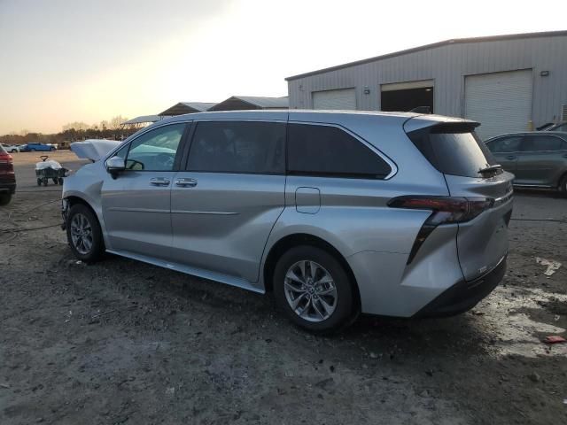 2024 Toyota Sienna XLE