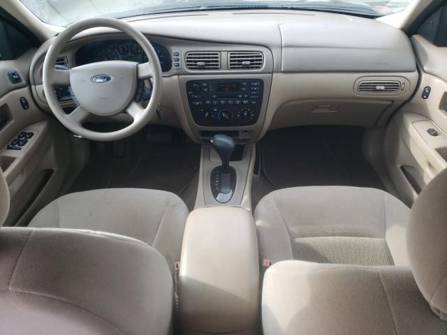 2004 Ford Taurus SE