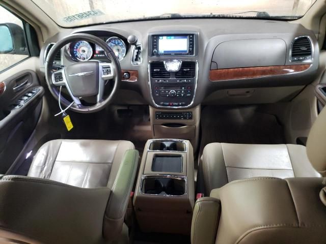 2011 Chrysler Town & Country Touring L