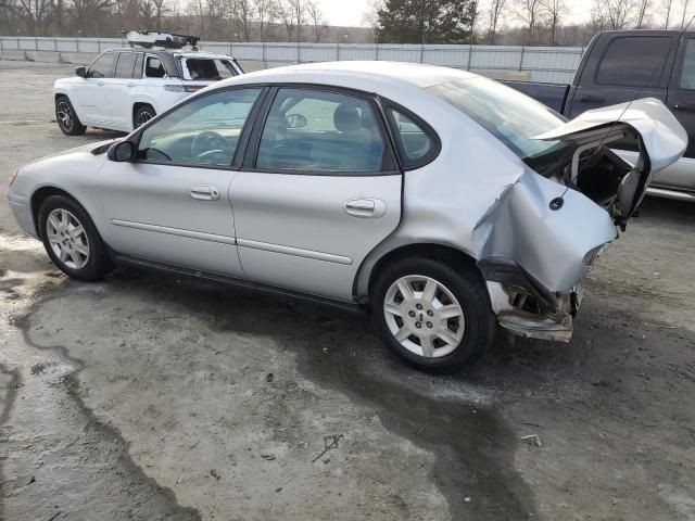 2005 Ford Taurus SE