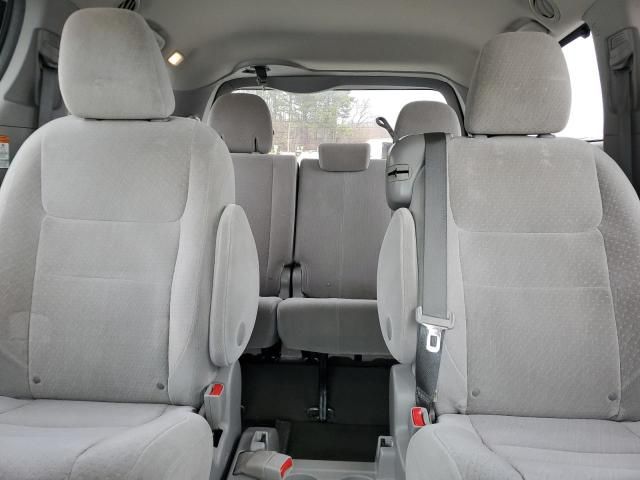 2015 Toyota Sienna LE