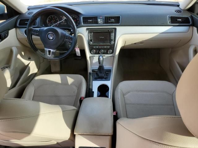 2013 Volkswagen Passat SE