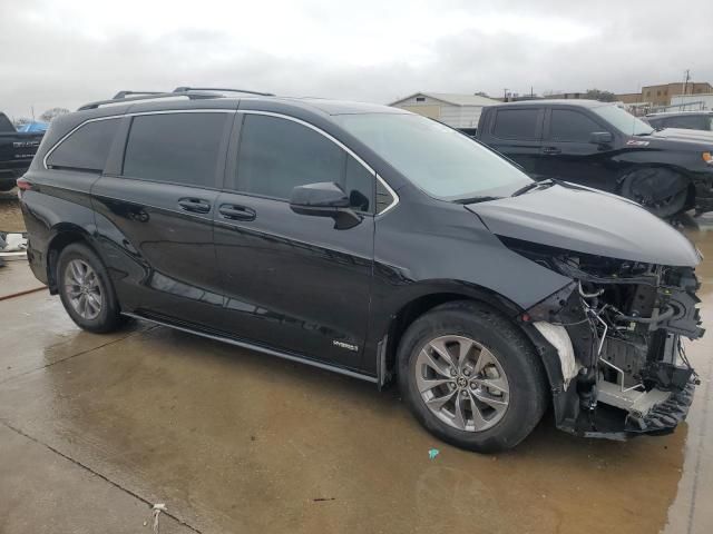 2021 Toyota Sienna LE