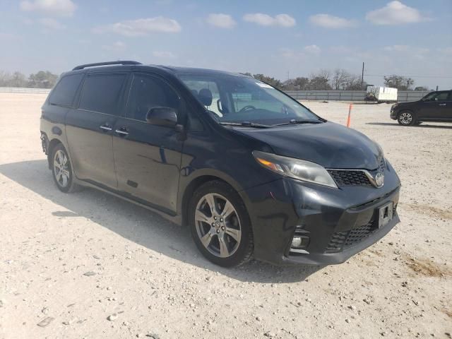 2018 Toyota Sienna SE