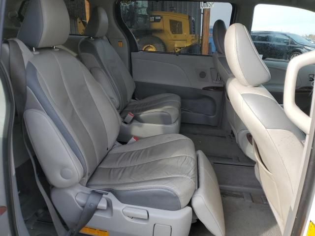 2012 Toyota Sienna XLE