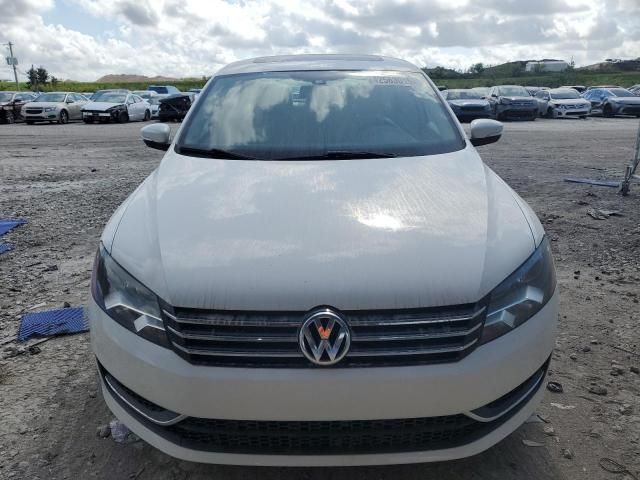 2013 Volkswagen Passat SE