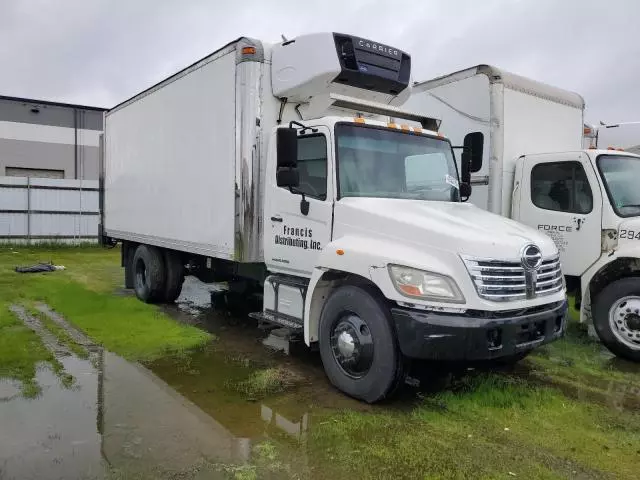 2009 Hino Hino 268