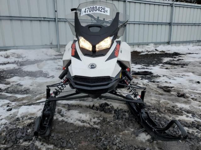 2019 Skidoo 2019 Skidoo Renegade