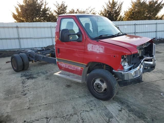 2019 Ford Econoline E450 Super Duty Cutaway Van