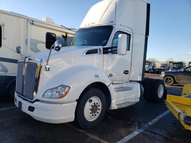 2014 Kenworth Construction T680