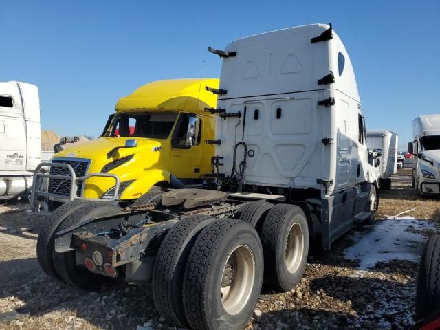 2021 Freightliner Cascadia 126