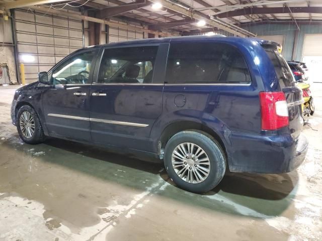 2013 Chrysler Town & Country Touring L