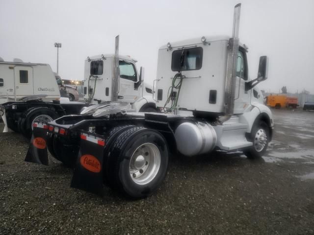 2021 Peterbilt 579