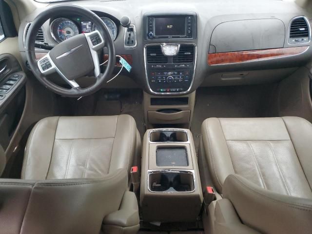 2012 Chrysler Town & Country Touring L