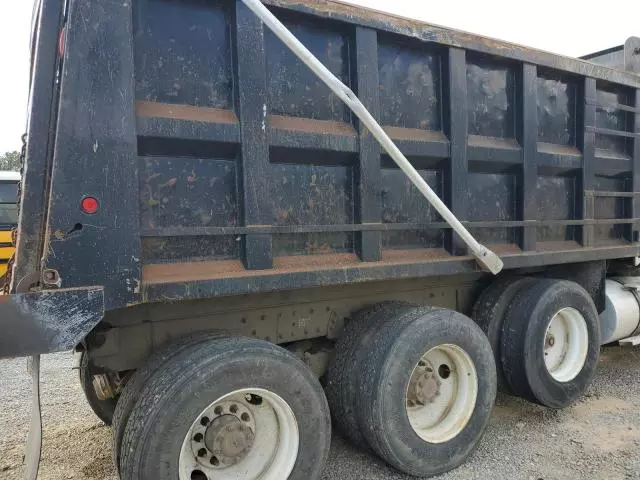 2015 Kenworth Construction T660