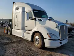 Salvage trucks for sale at Houston, TX auction: 2019 Kenworth T680 Semi Truck